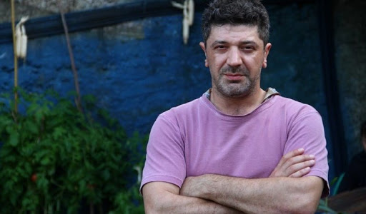 “მდიდრული სახლი და ულამაზესი ეზო…” – ნახეთ როგორ გასაოცარ სახლში ცხოვრობს დუტა სხირტლაძე