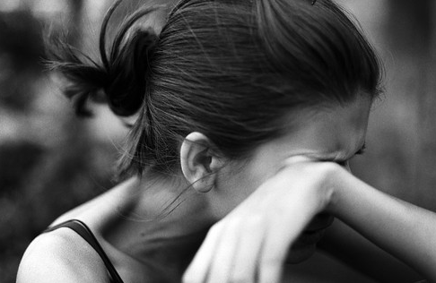 “მე თეონა ვარ და წარმოუდგენელი რამ გადამხდა თავს” – ამბავი, რომელიც განხილვის საგანი გახდა