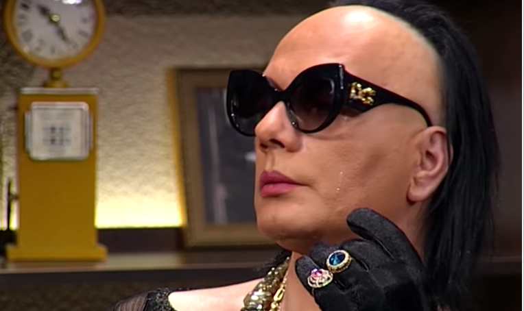 “ახლა ელიავაზე მუშაობს, დაშლილებს ყიდის” – როგორ გამოიყურება გია სურამელაშვილის ყოფილი ცოლი￼