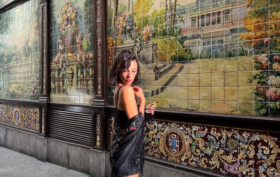 “შეხსნილი შორტი და მოშიშვლებული სხეული..” – სალომე ჭაჭუა იბიცადან თამამ და ცეცხლოვან ფოტოებს აქვეყნებს