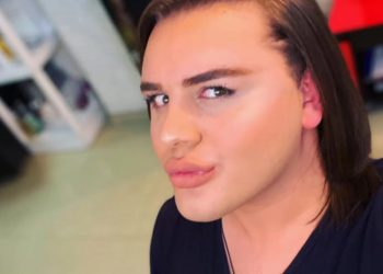 “სოფლელებო აბა როგორ ხართ ? მე ევროპაში დავსეირნობ და შეიხი მიხდის დაბადების დღეს ბაქოში, თქვენ კი თოხებს ტარები დაუგრძელეთ გაგრია გლეხებო” – გიორგი მასხულია