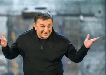 “ცოლიც გაკვირვებულია” – პაატა გულიაშვილი სტუდენტი გახდა – ნახეთ სად ისწავლის მსახიობი