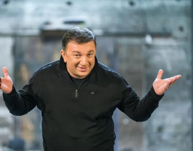 “ცოლიც გაკვირვებულია” – პაატა გულიაშვილი სტუდენტი გახდა – ნახეთ სად ისწავლის მსახიობი