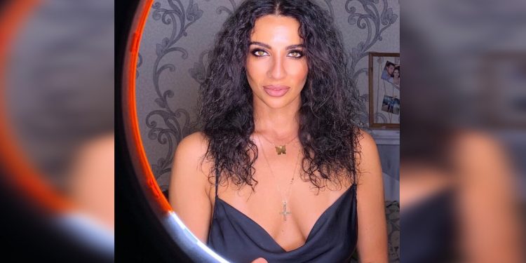 “ნამდვილი სასახლეა” – ნახეთ როგორ სახლში ცხოვრობს სალომე ჭაჭუა￼