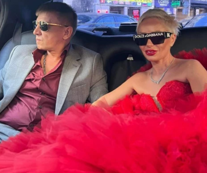 ქუთაისელი გოგოს გრანდიოზული ქორწილის ფოტოები, რომელმაც სოციალური ქსელი ააფეთქა – ქმარი რუსი “კანონიერი ქურდია”