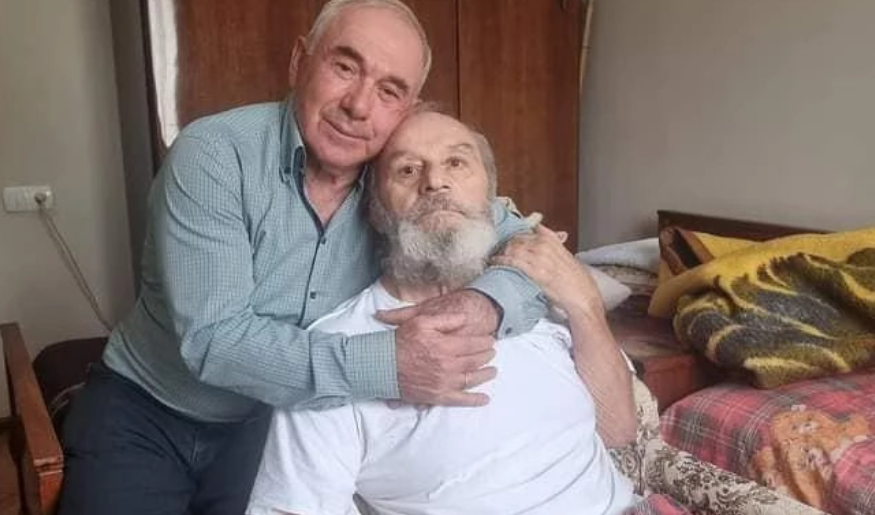 „არ არის ეს კაცი მიტოვებული, თუ ვინმეს სიმართლე აინტერესებს, მოვიდეს ჩემთან“ – რას ამბობს ცნობილი მოჭიდავის შვილი მამაზე