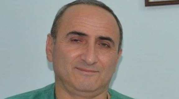 “ეს არის კაცი, რომელიც 8 საათი იდგა ოპერაციაზე. ოპერაციის მიმდინარეობისას თავად გახდა ცუდად, მაგრამ ვერ შეწყვიტა ბრძოლა ახალგაზრდა სიცოცხლის გადასარჩენად. ბატონი როსტომ შველიძე პროფესიული მოვალეობის შესრულებისას გარდაიცვალა. ვუსამძიმრებთ ოჯახის წევრებს, კოლეგებსა და სრულიად ქართულ სამედიცინო საზოგადოებას”