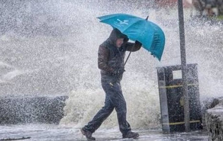 წვიმა, ქარიშხალი, წყალმოვარდნები, ძლიერი ქარი და ზოგან თოვა – როგორი ამინდია მოსალოდნელი უახლოეს დღეებში?