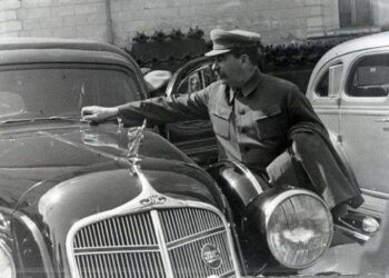 სტალინის პირადი მანქანის საიდუმლო – რა საოცრება იმალებოდა ერთი შეხედვით ჩვეულებრივი ავტომობილის მიღმა