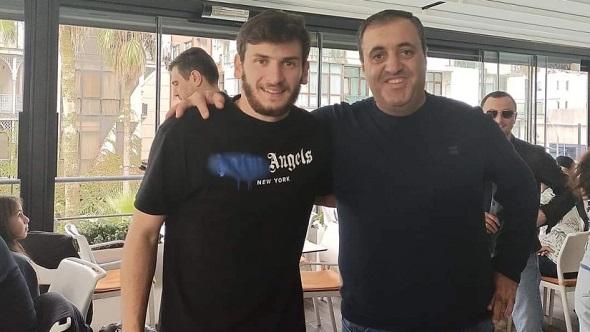 „ხვიჩა კვარაცხელიამ იმხელა ტკივილი მომაყენა, ჩემს ბინაში ქართველების შეშვება არ შემიძლია…“ – რის შესახებ წერს ზურაბ ნიპარიშვილი?