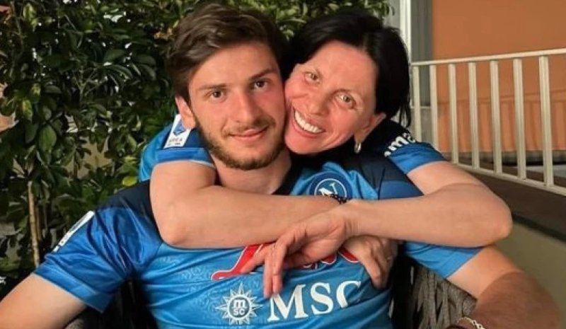 “ხვიჩას ძმაზე შემიძლია ვთქვა რომ..”- რას ამბობს კვარას პირველი აგენტი