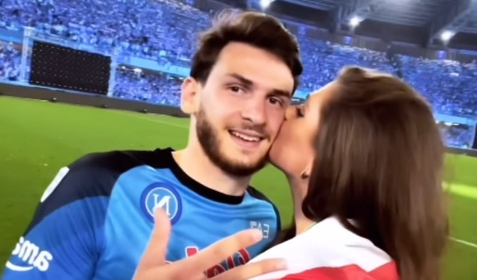 რა ვიდეოს აქვეყნებს კვარას საცოლე – ემოციური კადრები დაჯილდოვების ცერემონიიდან