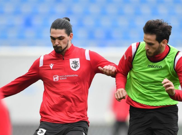 “აი თურმე ვინაა მისი საყვარელი მოთამაშე” – საბა საზონოვის აქამდე უცნობი ამბები