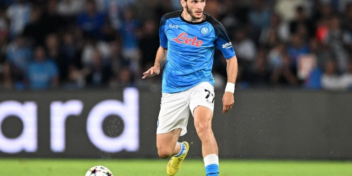 ნიუკასლმა ხვიჩა კვარაცხელიას სანაცვლოდ ნაპოლის 82 მილიონი ფუნტი შესთავაზა