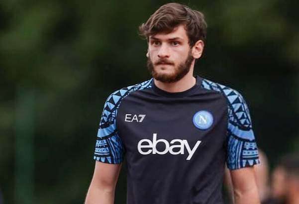 “ხვიჩას შესახებ საინტერესო ამბავს მოგიყვებით” – “ნაპოლის” ქომაგი კვარას შესახებ ისტორიას იხსენებს