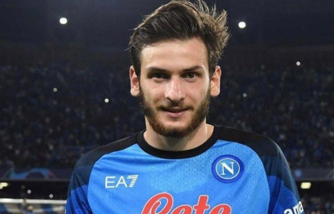 ნაპოლის 4 მთავარი ვარსკვლავი – რა ფოტოს აქვეყნებს ხვიჩა კვარაცხელია გუნდის გასახდელიდან სოციალურ ქსელში