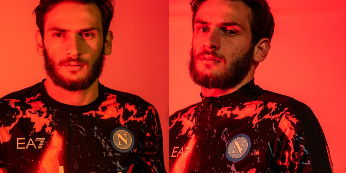 ხვიჩა კვარაცხელიამ “ნაპოლის” ახალი ფორმა წარადგინა – ფოტოები