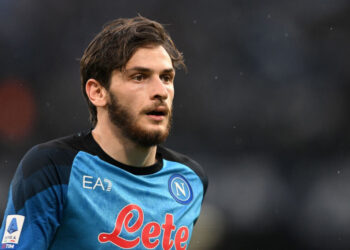 “როცა მისი იმედი აღარ ჰქონდათ და თითქოს ვარსკვლავი ჩამქრალი იყო, მაშინ აჩვენა თავისი კლასი და ყველას უთხრა – დაწყნარდით მე ისევ ის კვარა ვარ” – იტალიური მედია კვარაცხელიას შესახებ წერს