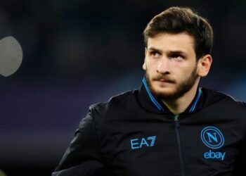 ცნობილმა ფეხბურთელმა ხვიჩა დაიცვა – “გეტყვით რატომ არ უნდა შეეცვალა კვარაცხელია მწვრთნელს ბარსელონასთან”