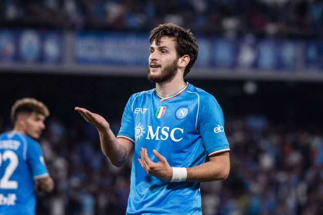 ცნობილმა ფეხბურთელმა ხვიჩა დაიცვა – “გეტყვით რატომ არ უნდა შეეცვალა კვარაცხელია მწვრთნელს ბარსელონასთან”