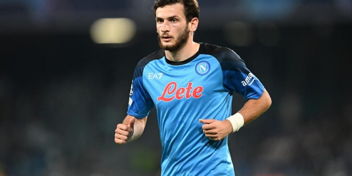 ყველაზე მეტად ეს 4 ფეხბურთელი უდგას ხვიჩას გვერდში – ვისთან მეგობრობს განსაკუთრებულად კვარაცხელია ნაპოლიში