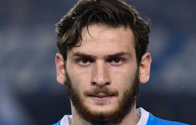 “როგორი კლასის ფეხბურთელიცაა, ისეთი ავტომობილიც ჰყავს” – ნახეთ როგორი საოცარი მანქანით გამოჩნდა ხვიჩა კვარაცხელია