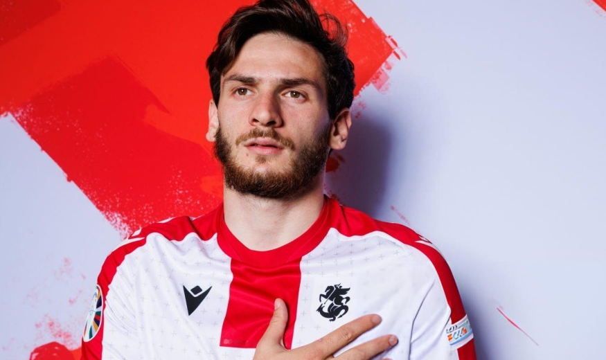 “საშინლად ვნერვიულობდი, ვერ ვწყნარდებოდი, ნამეტან ზეწოლას ვგრძნობდი. ყველას გავერიდე, არ მინდოდა ვინმეს ვენახე, მარტო ვკანკალებდი” – ხვიჩა კვარაცხელია ისტორიულ ღამეს იხსენებს