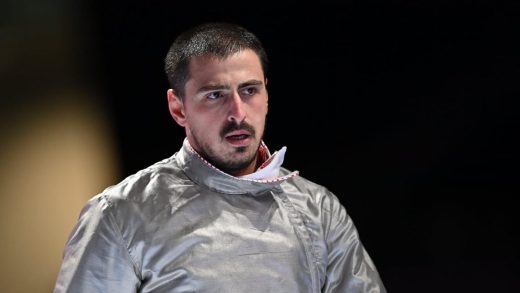 რას წერს სანდრო ბაზაძის მამა : “იყიდეთ, გაყიდეთ! სუპერმარკეტი ხართ?“