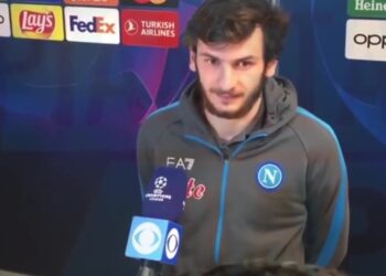 ვიდეო : ქართულად გაგცემთ პასუხს – ქართულად? – კი, ქართულად უნდა ვილაპარაკო – ხვიჩა კვარაცხელიას ჟურნალისტისთვის გაცემულმა პასუხმა მთელ საქართველოს სიამაყის განცდა მიანიჭა