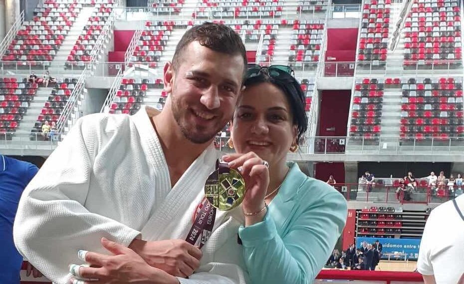 დიდებული პიროვნებაა – ნახეთ რა საჩუქარი გაუკეთა ლაშა ბექაურმა დედას