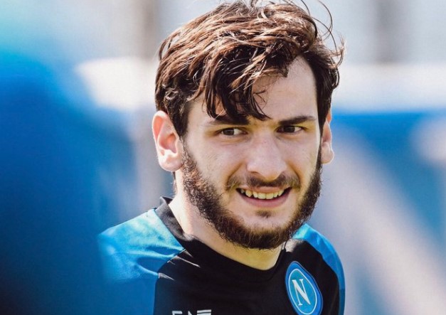 ნაპოლი გამოფხიზლდა – ვერ წარმოიდგენთ რა ანაზღაურებას სთავაზობს გუნდი კვარაცხელიას