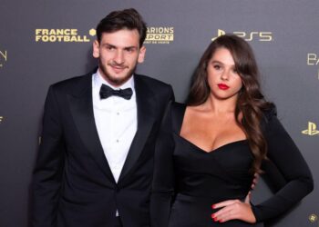 უთბილესი კადრები – ვრცელდება ხვიჩა კვარაცხელიას და ნიცა თავაძის პირველი ფოტო დამიანეს დაბადების შემდეგ
