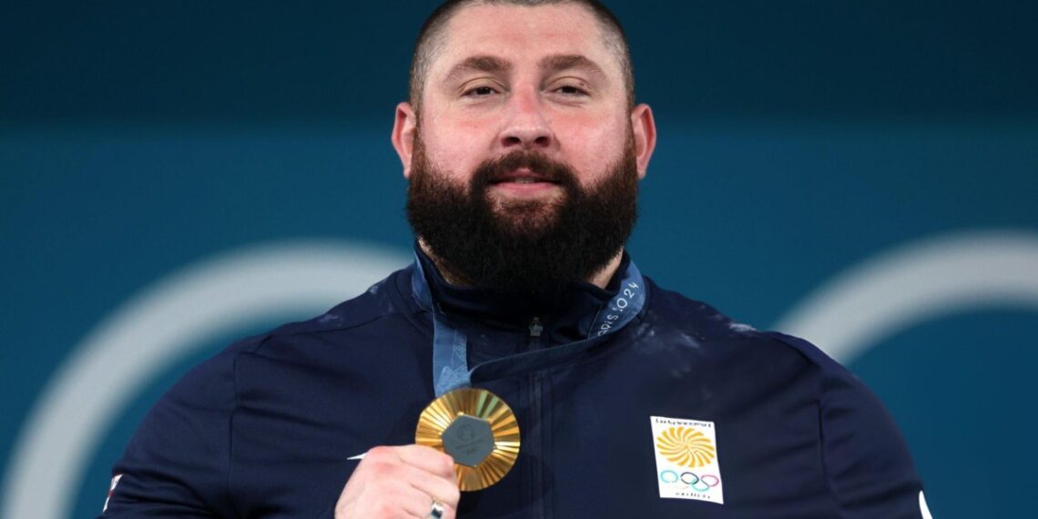 ჩოხოსანთა რაინდის წოდება და ფულადი პრემია – რა თანხა აჩუქა საჩხერის მუნიციპალიტეტის თვითმმართველობამ ლაშა ტალახაძეს