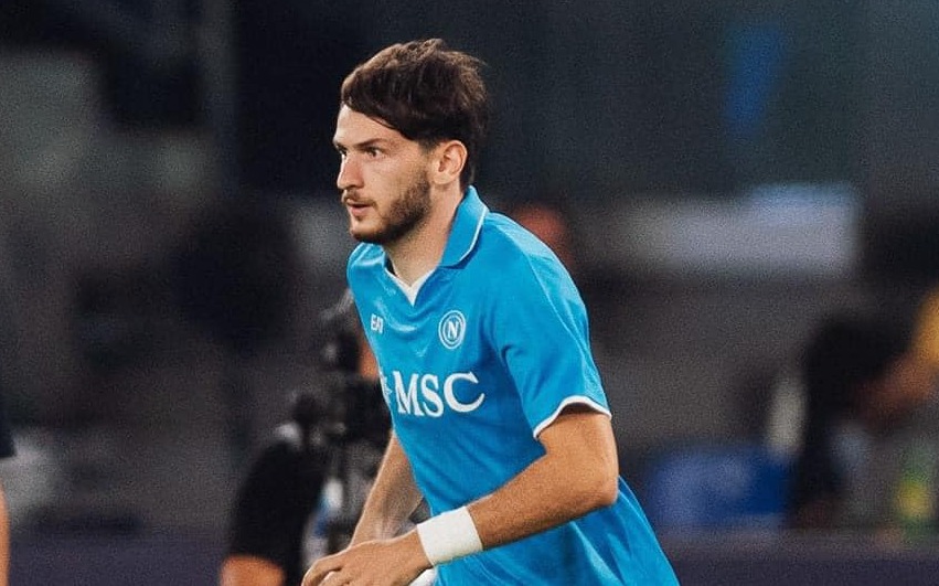 ნაპოლიმ პარმა დაძაბულ ბრძოლაში დაამარცხა, ხვიჩა კი ორივე გუნდის რიგებში საუკეთესო იყო – რა შეფასება მიიღო კვარაცხელიამ 10-ქულიანი სისტემით