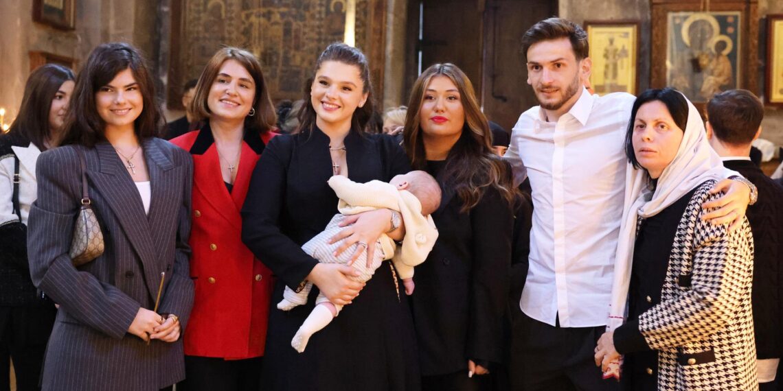 სამთავროს დედათა მონასტერი დამიანე კვარაცხელიას ნათლობის კადრებს აქვეყნებს