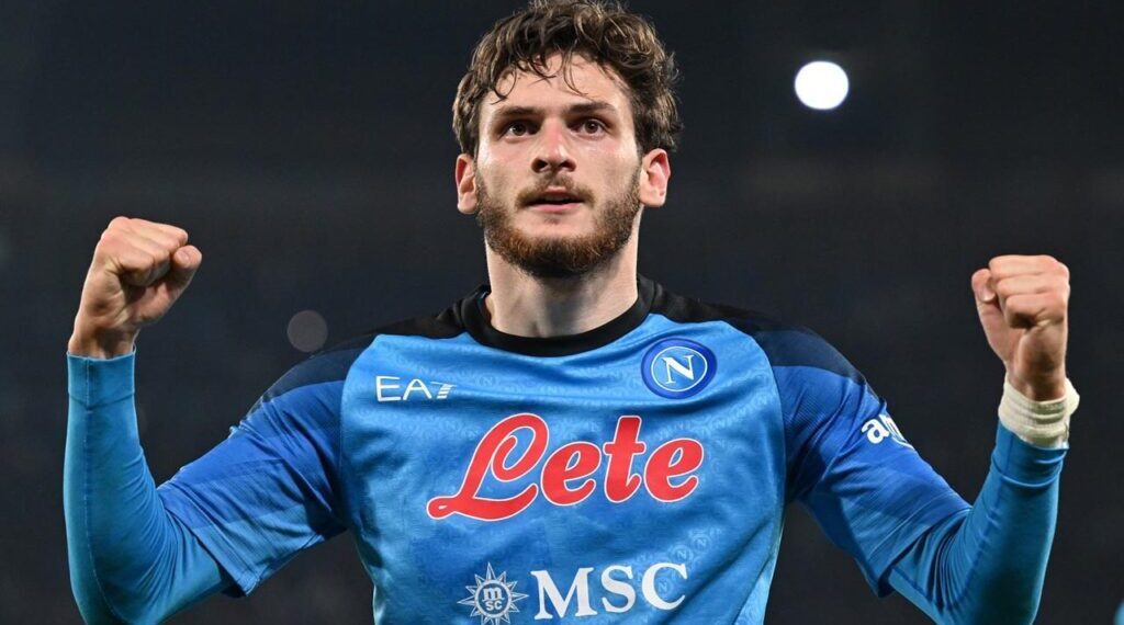 დასახელდა მთავარი პრობლემა, რის გამოც კვარაცხელია ნაპოლის ხელმღვანელებთან ვერ თანხმდება – ქართველი ვარსკვლავი კლუბის შეცვლასთან ახლოსაა