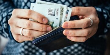 იანვრიდან პენსია დაგეგმილზე მეტად გაიზრდება – ნახეთ, ვინ რამდენს მიიღებს?