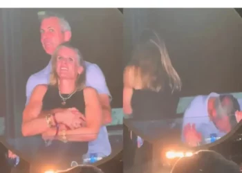 Coldplay-ს კონცერტზე კამერამ შემთხვევით საყვარლები “გამოიჭირა” – ვინ არიან ვიდეოზე, რომელიც მილიონობით ადამიანმა ნახა