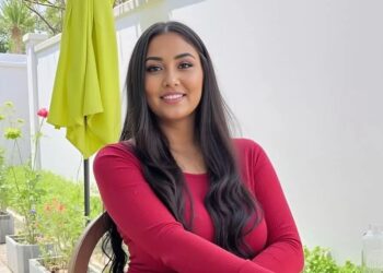 “ძალიან მერიდება ამის დაწერა მარა უნდა ვთქვა… წლებია უკვე გათხოვილი ვარ თუმცა ჩემს ქმარს დღემდე შიშველი არ ვუნახივარ.. გაინტერესებთ რატომ?”