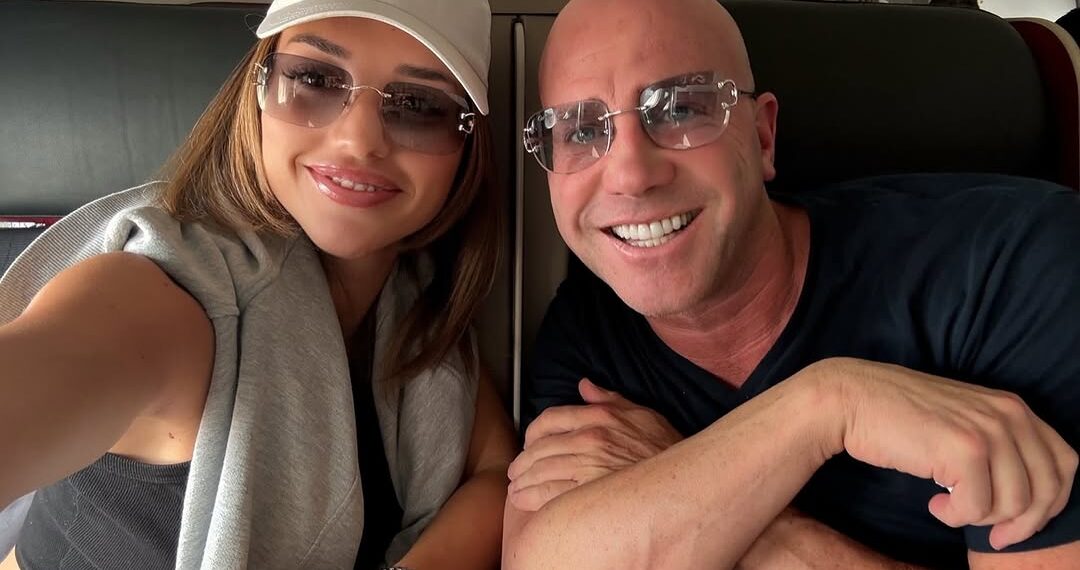 ქართულ სიმღერაზე აცეკვებული დარენ პრინცი – ნუცა ბუზალაძე საქმროსთან და დედასთან ერთად თურქეთში ისვენებს