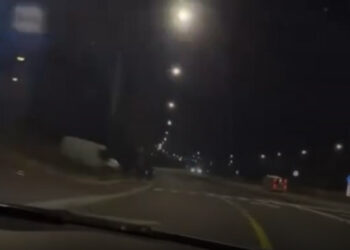 ვრცელდება უმძიმესი ავარიის კადრები – მანქანაში მყოფი ყველა პირი გადარჩა