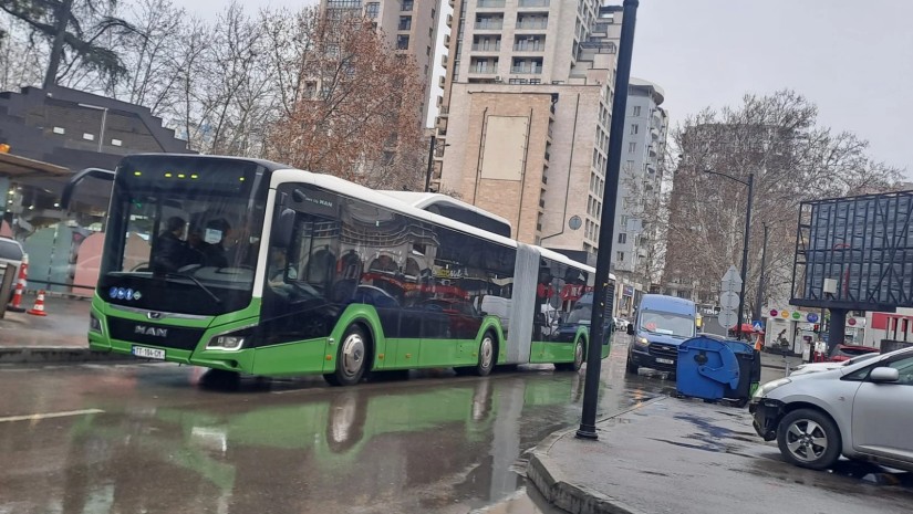 8 ნოემბრიდან კრწანისისა და სამგორის რაიონებში მიკროავტობუსის თითო ახალმა მარშრუტმა დაიწყო მგზავრთა მომსახურება.
