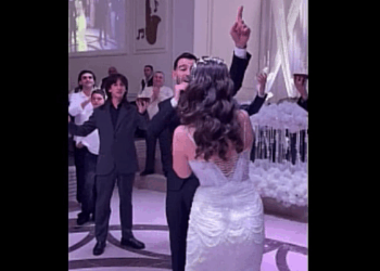 “ასეთი რამ მხოლოდ საქართველოში ხდება! სიძის სიმღერამ 700-კაციანი ქორწილი ფეხზე დააყენა და ყველა მღეროდა” – რა კადრები ვრცელდება სოციალურ ქსელში?