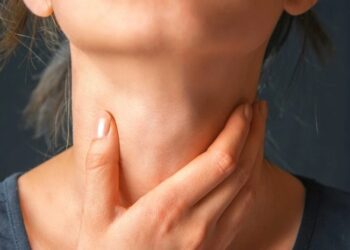 დასახელდა მიზეზი თუ რა იწვევს ყლაპვის გაძნელებას და ყელში ბურთის გაჩხერვის შეგრძნებას – ექიმების განმარტება