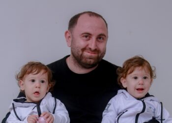 უსაყვარლეს “შოშიებს” მამამ ლიმონი პირველად გაასინჯა – ვიდეო სოციალურ ქსელს იპრყობს