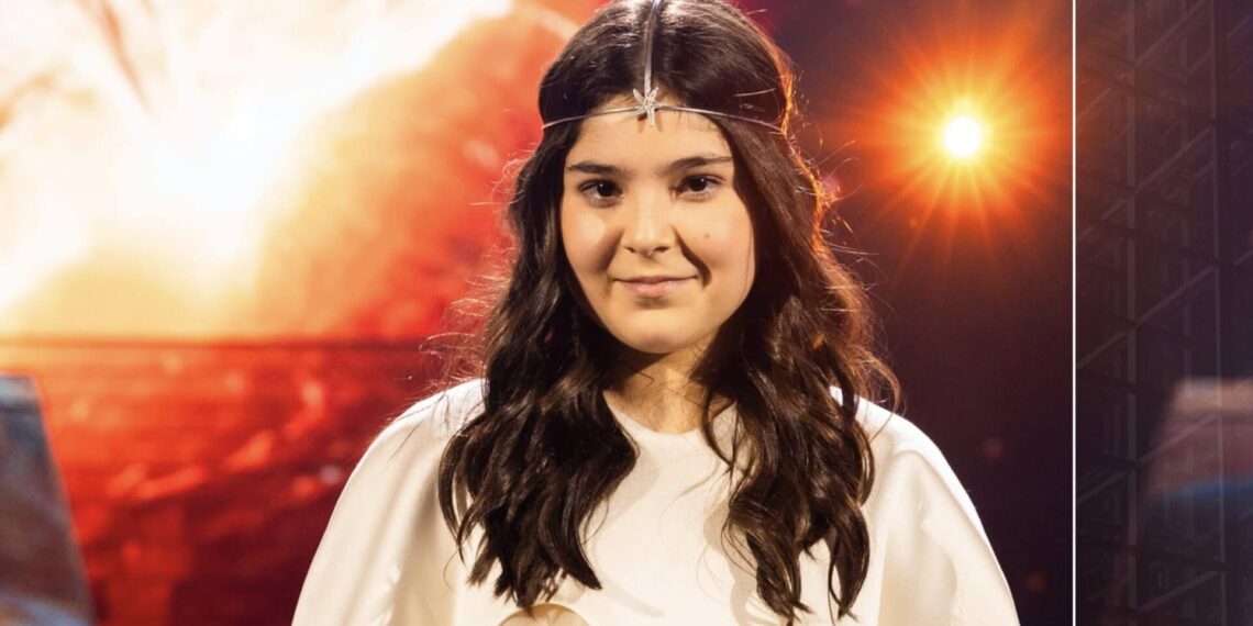 “ანიტა თავისუფალ დროს დაკავებულია ხატვით, ძერწვით, ქსოვით” – გოგონა, რომელიც მთელმა საქართველომ შეიყვარა – ვინ არიან ანიტა აბგარიანის მშობლები და როგორ ცხოვრობს პატარა ვარსკვლავი რეალურად