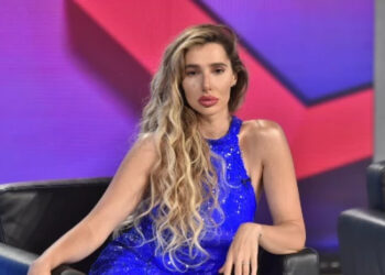 “ეს არის ჩემი სხეული ორსულობამდე, მშობიარობის მეორე დილას და მეოთხე დღეს… ვიცი ბევრი გამაკრიტიკებს, მაგრამ მე არ ვუმალავ ჩემს გამომწერებს რეალობას” – ნუკი კოშკელიშვილი ვიდეოს აქვეყნებს