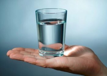 აავსეთ ჭიქა წყლით და უთხარით თქვენი სურვილები – ნათლისღების წყლის ძალას სასწაულის მოხდენა შეუძლია