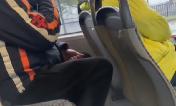 ვრცელდება კადრები ავტობუსიდან, რასაც დიდი გამოხმაურება მოჰყვა