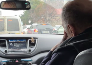 “იმდენად ცუდად იყო, რომ ამ ხნის განმავლობაში ერთხელაც არ უხსენებია ლევანიკო… და ახლა, სწორედ ახლა, მისი სიმღერის მოსმენა მოინდომა” – გარდაცვლილი მომღერლის ლევან კბილაშვილის და, მამის საავადმყოფოდან გამოწერის შემდეგ ემოციურ ვიდეოს აქვეყნებს